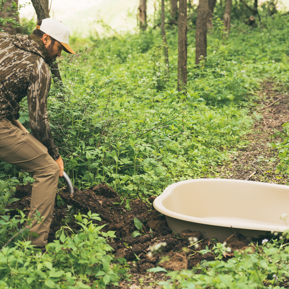Titan Hunting Deer Pond-Watering Trough