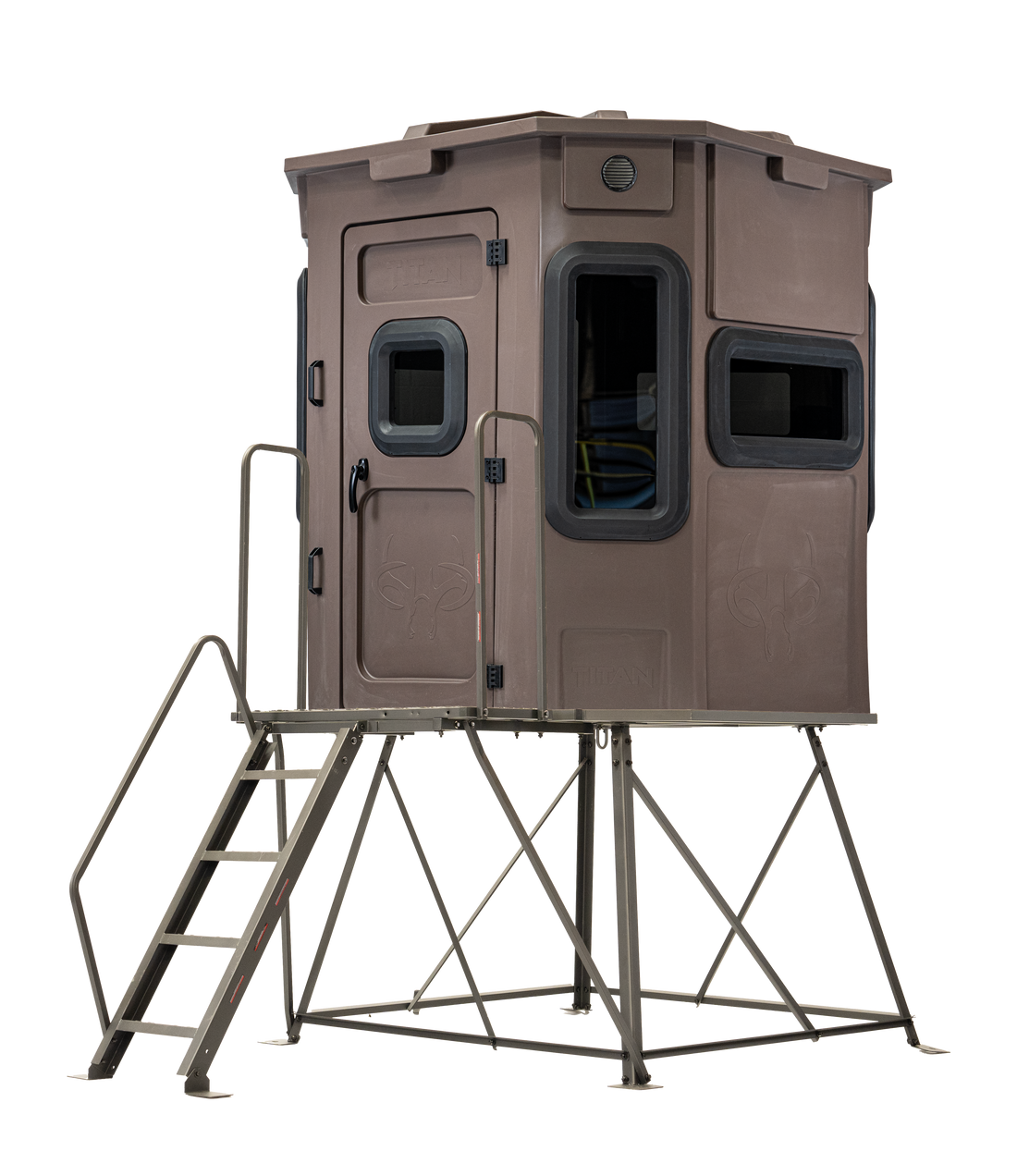 Titan Pro Archery & Rifle Combo Blind in tree-trunk brown, mounted on a 4ft tower with ladder